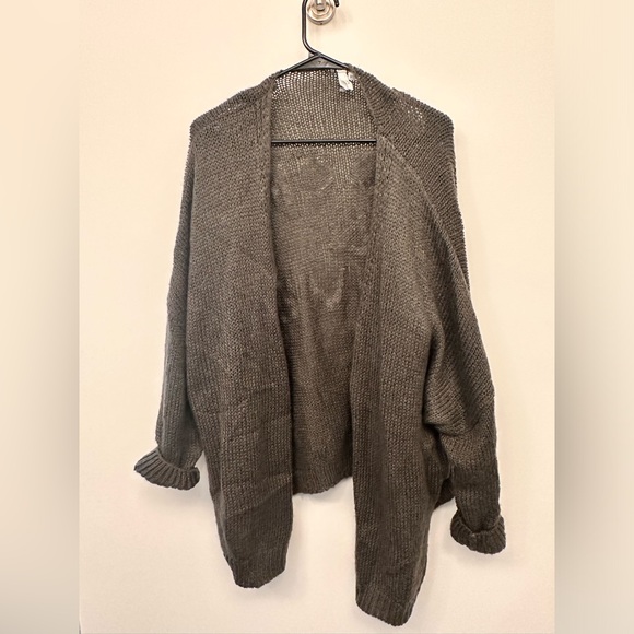 ROCK & LOVE Sweater - Picture 2 of 3